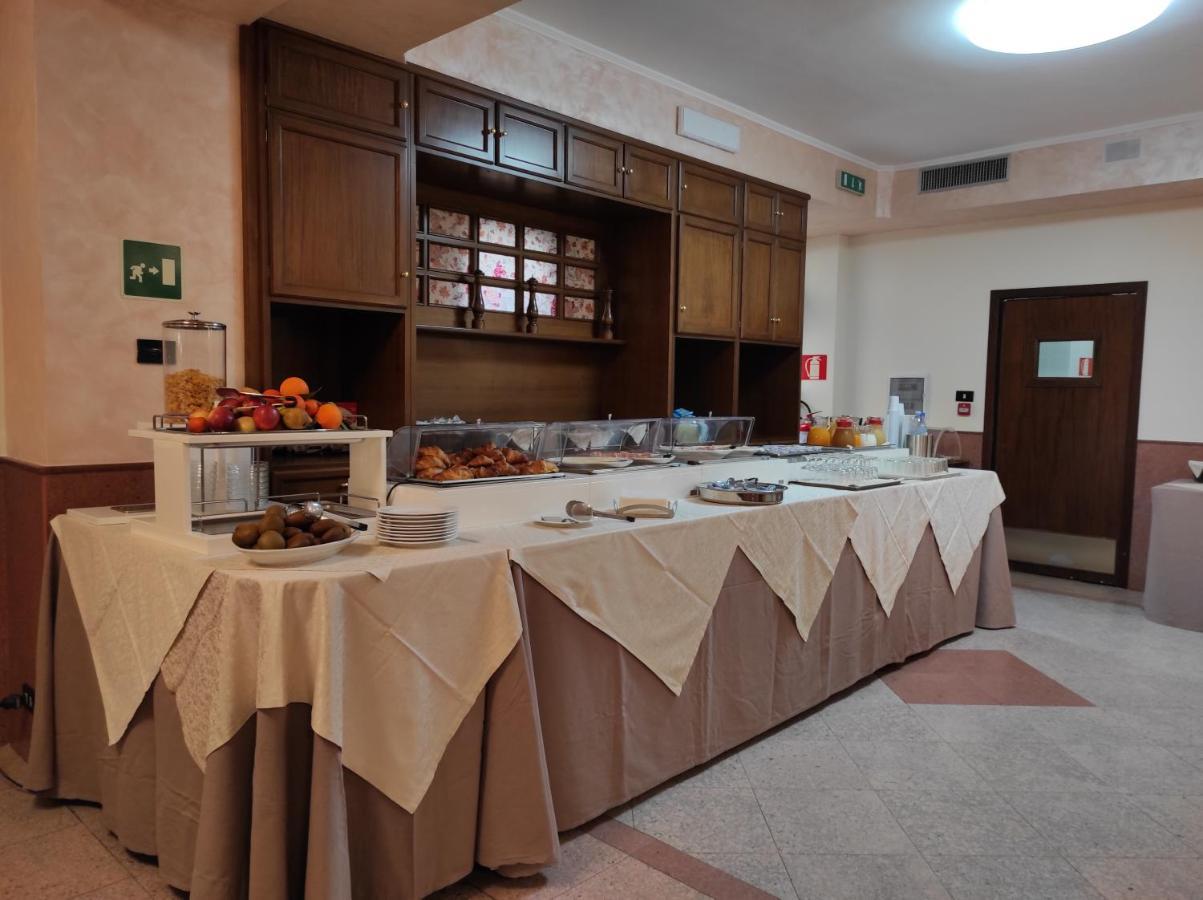 Il Nocchiero City Hotel Соверато-Марина Экстерьер фото