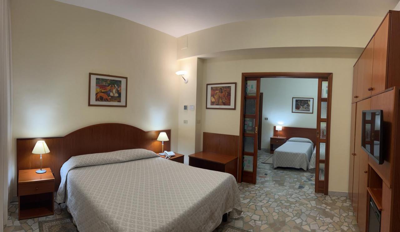 Il Nocchiero City Hotel Соверато-Марина Экстерьер фото