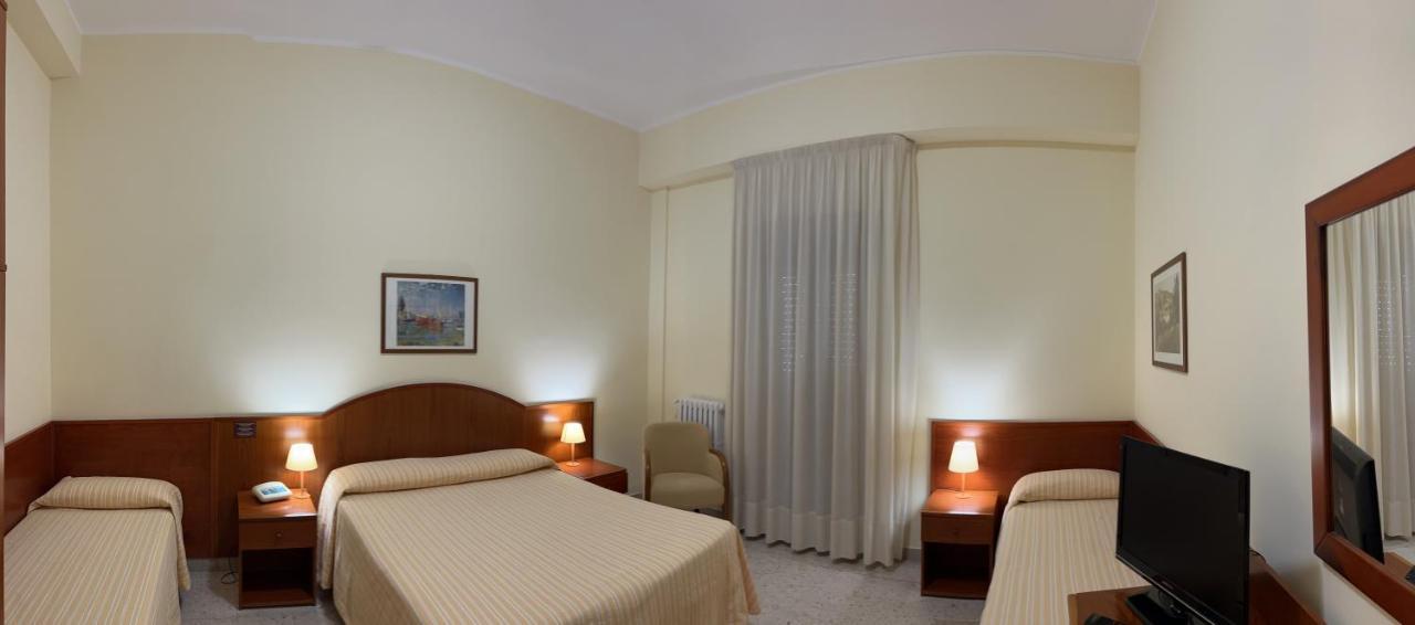 Il Nocchiero City Hotel Соверато-Марина Экстерьер фото