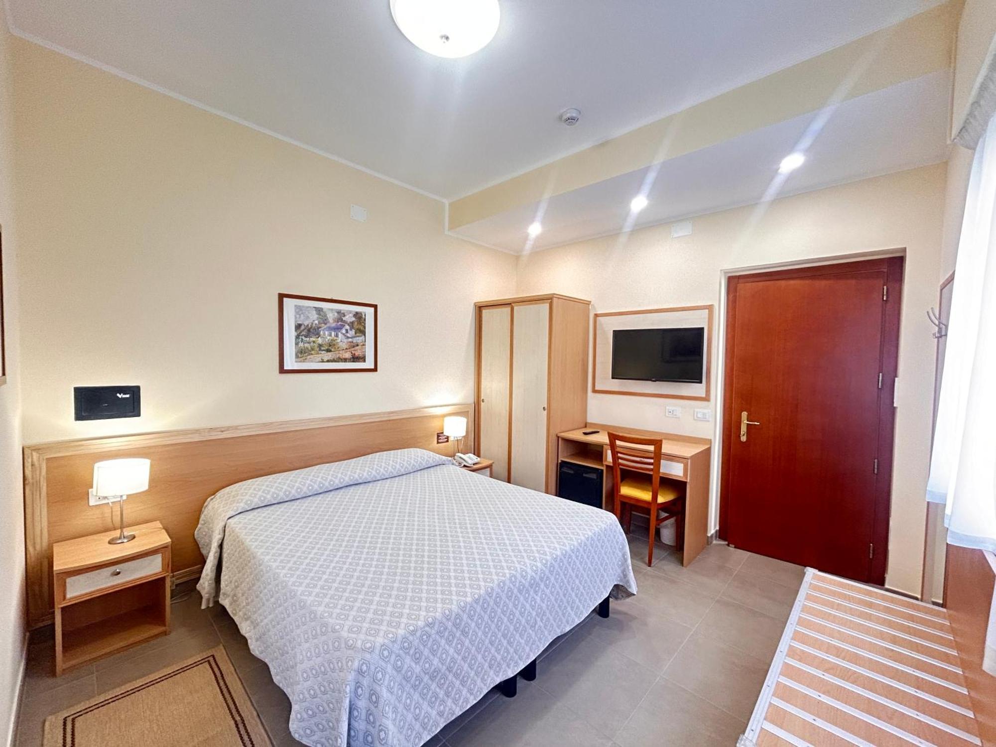 Il Nocchiero City Hotel Соверато-Марина Экстерьер фото