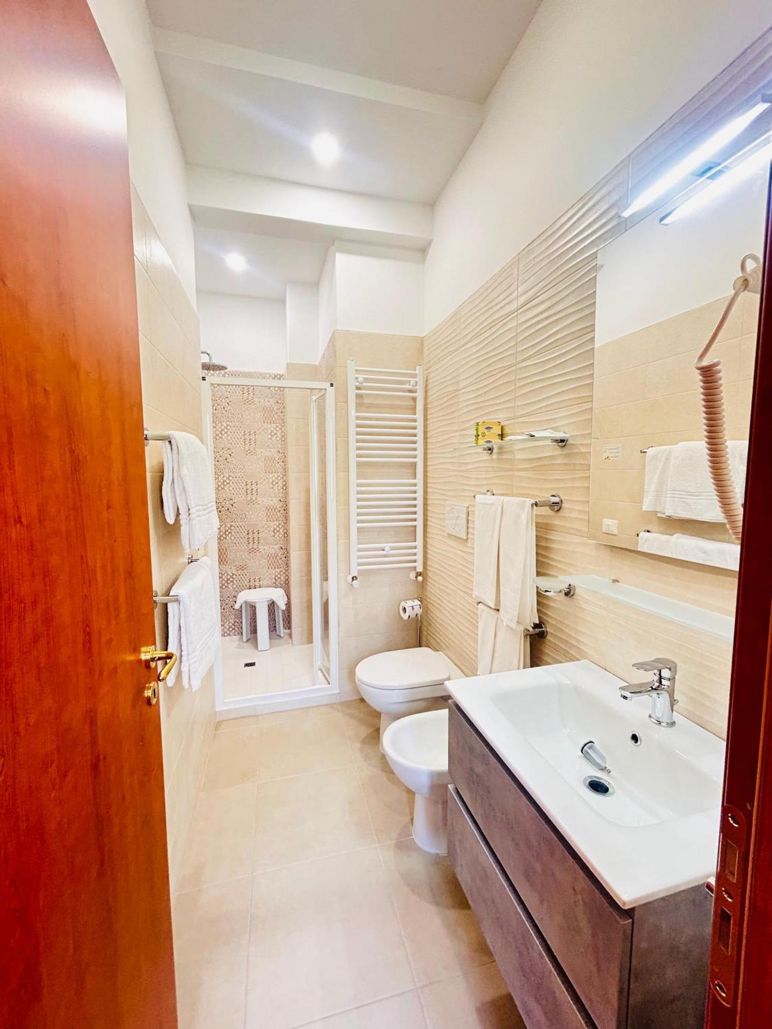 Il Nocchiero City Hotel Соверато-Марина Экстерьер фото