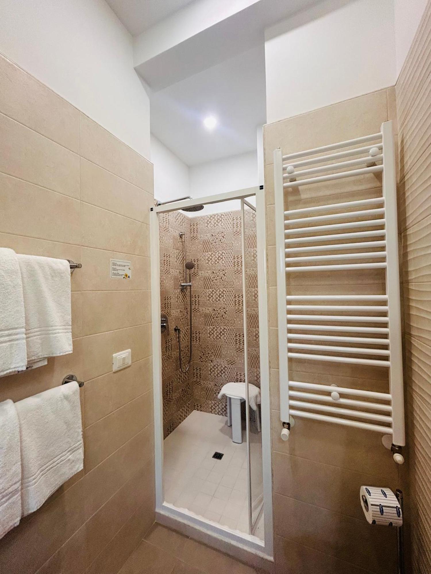 Il Nocchiero City Hotel Соверато-Марина Экстерьер фото
