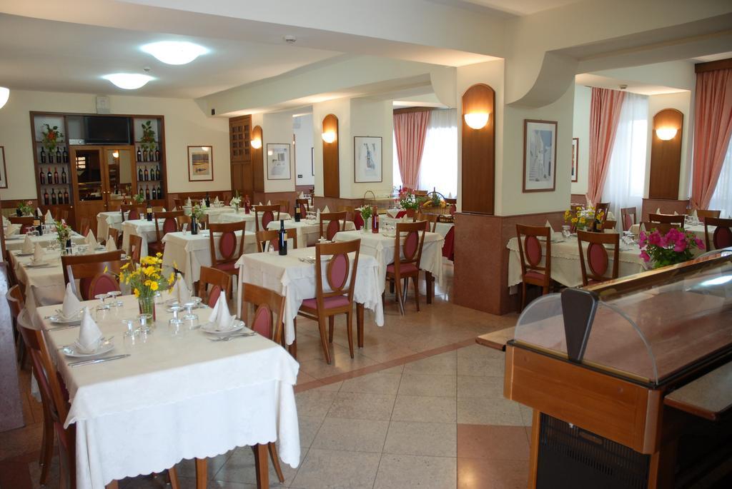 Il Nocchiero City Hotel Соверато-Марина Экстерьер фото