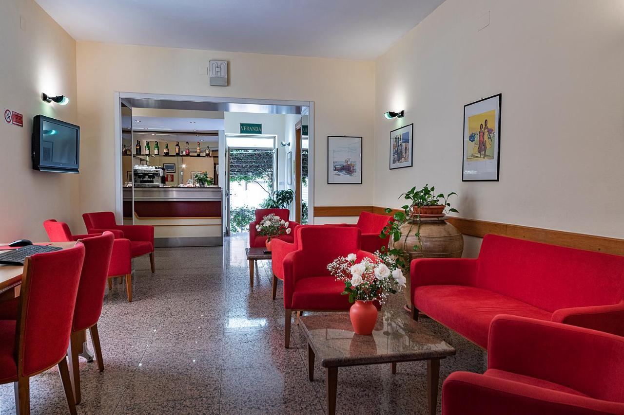 Il Nocchiero City Hotel Соверато-Марина Экстерьер фото