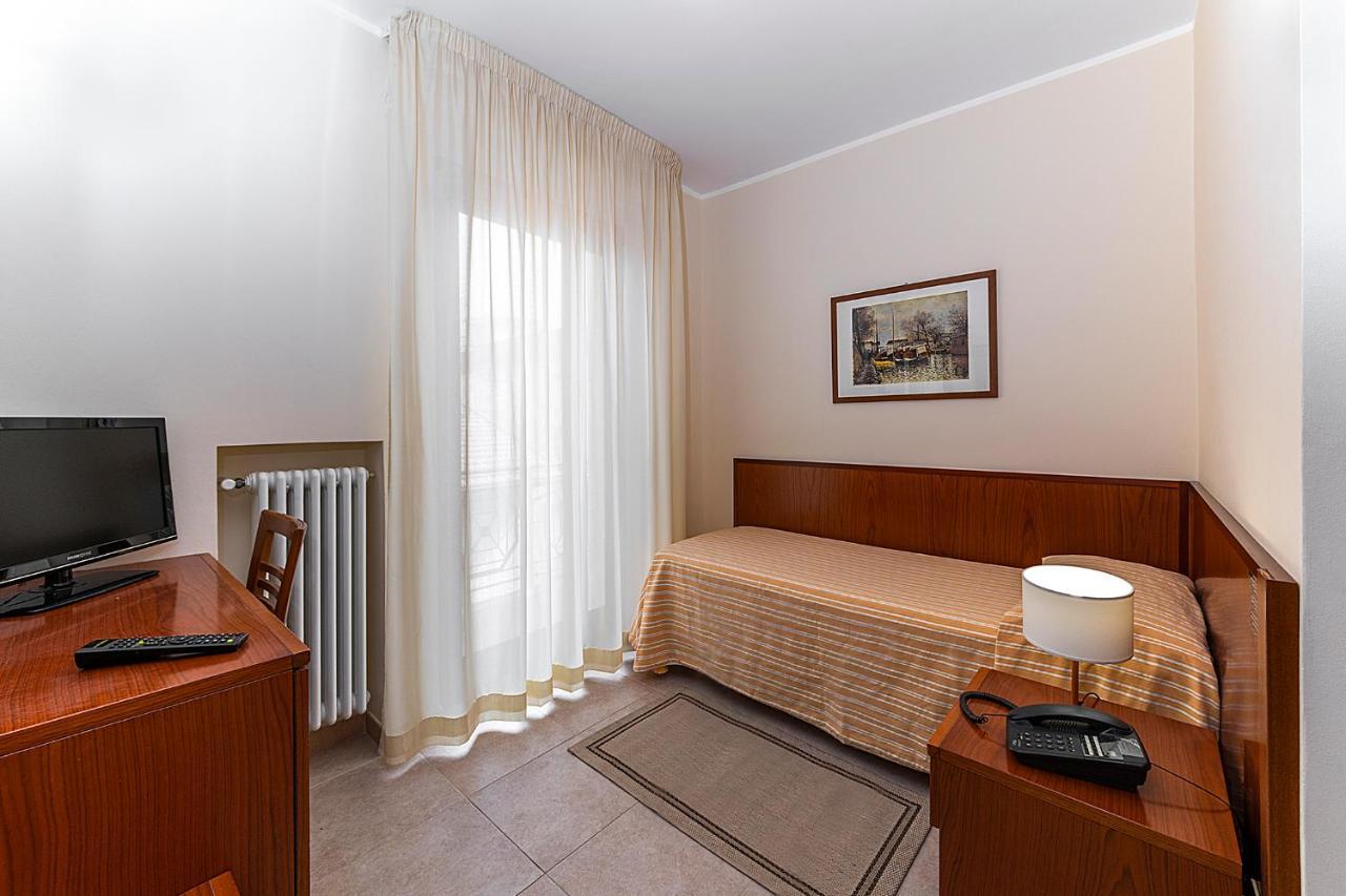 Il Nocchiero City Hotel Соверато-Марина Экстерьер фото