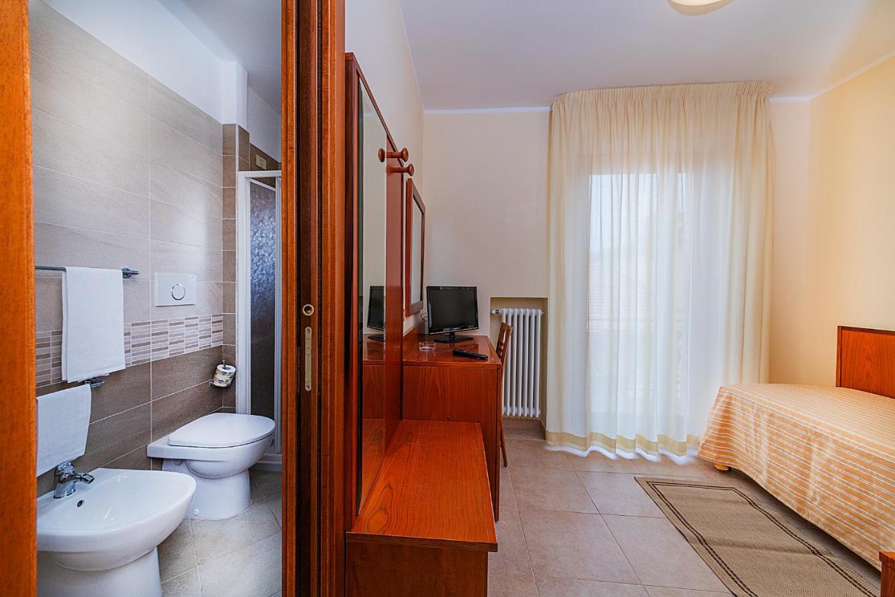 Il Nocchiero City Hotel Соверато-Марина Экстерьер фото